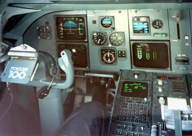 Fokker 100 (CS-TPC) - 1991 - br /almost new...