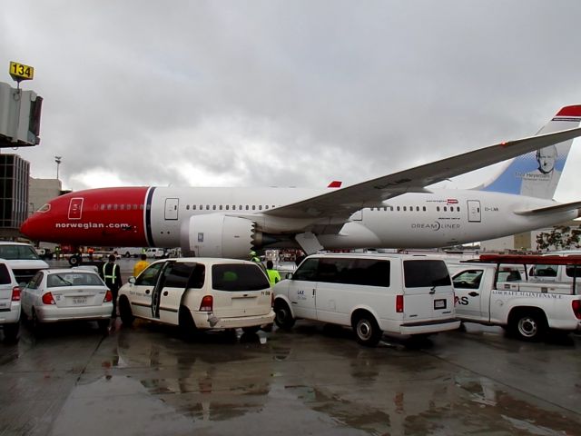 Boeing 787-8 (EI-LNB) - Inaugural Norwegian flight, br /ARN to LAX arriving to gate 134. March 1st, 2014.