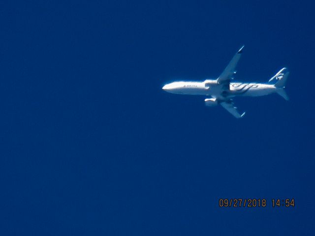 Boeing 737-800 (N381DN)