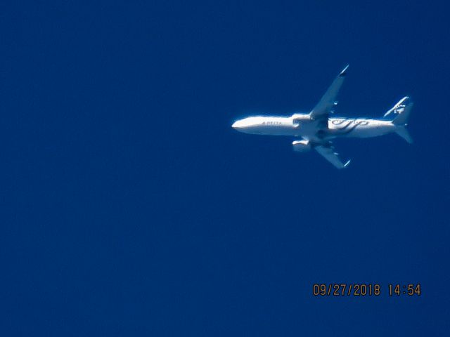 Boeing 737-800 (N381DN)