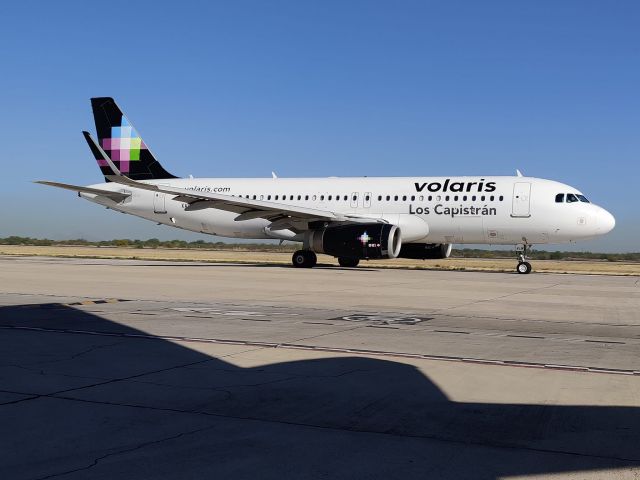 Airbus A320 (XA-VLN)