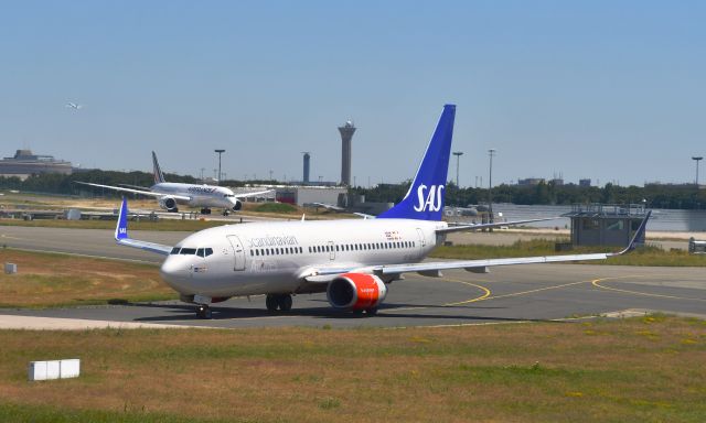 Boeing 737-700 (SE-REU) - SAS Scandinavian Airlines Boeing 737-76N(WL) SE-REU in Paris Roissy 