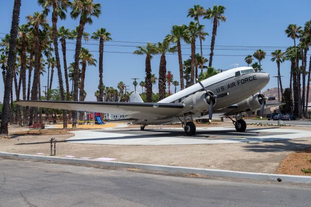 Douglas DC-3 (N131FS)