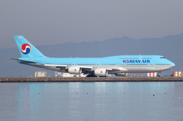 BOEING 747-8 (HL7631)