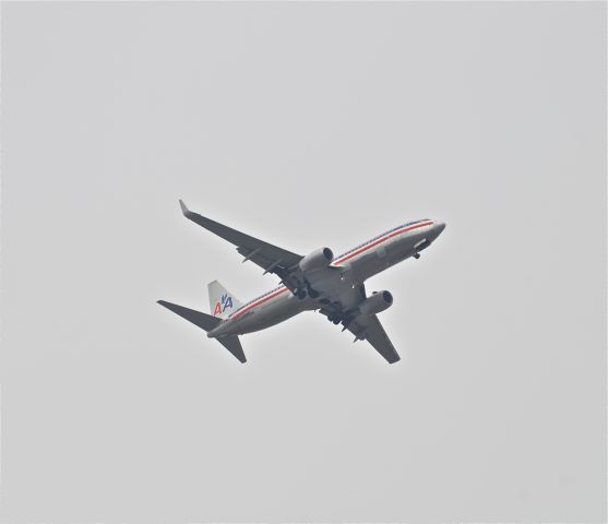 Boeing 737-700 — - On final into MMMX in a completely cloudy sky