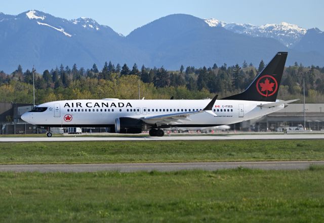 Boeing 737 MAX 8 (C-FSEQ)