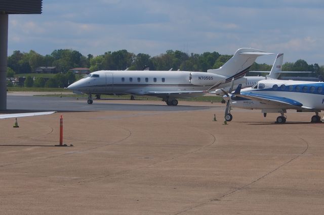 GILES G-300 (N705QS)