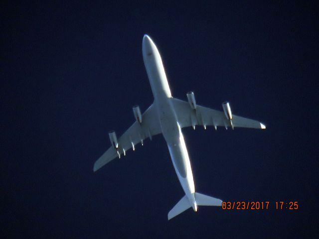 Airbus A340-300 (D-AIGL)