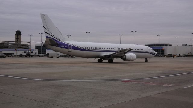 BOEING 737-400 (N801TJ)