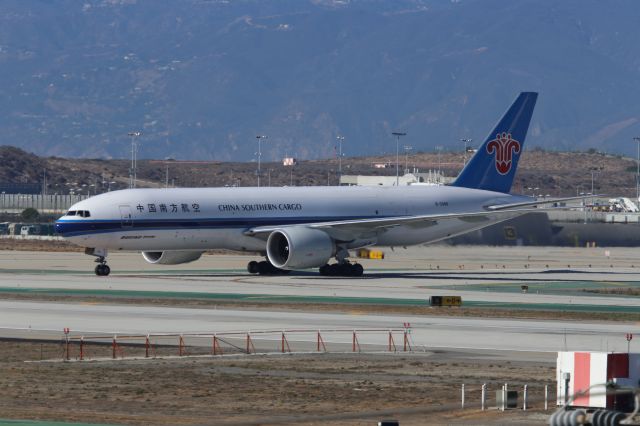 BOEING 777-200LR (B-2080)