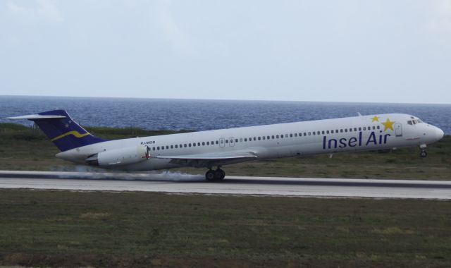 McDonnell Douglas MD-83 (PJ-MDB)