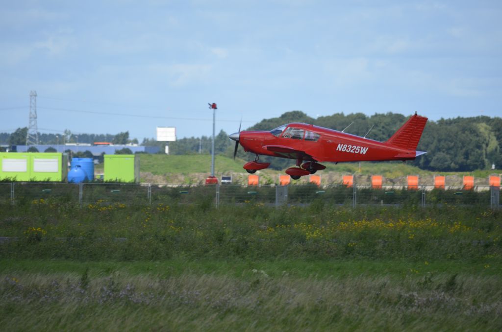 Piper Cherokee (N8325W)