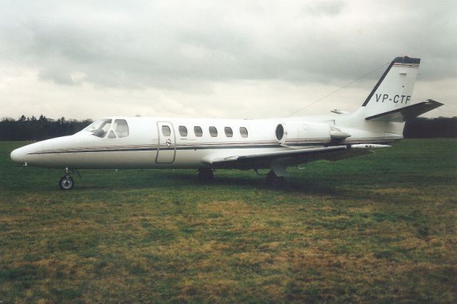 Cessna Citation II (VP-CTF) - The rare sight of a bizjet parked on grass seen here in Apr-00.br /br /Reregistered N550TL 30-Oct-01,br /then exported to Mexico 8-May-15 as XB-OGJ.