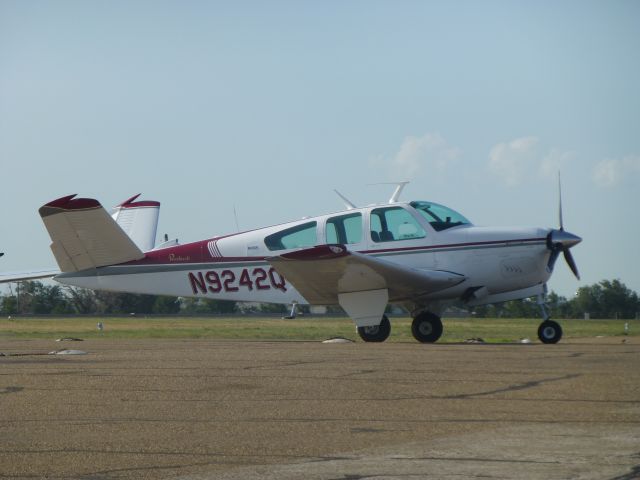 Beechcraft 35 Bonanza (N9242Q)