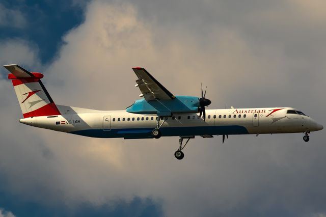 de Havilland Dash 8-400 (OE-LGH)