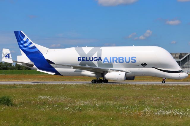 AIRBUS A-330-700 Beluga XL (F-GXLJ)