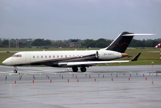 Bombardier Global Express (9H-94FX) - Flexjet Operations Malta Global Express XRS lining up to depart rwy 25 on 27-Sep-24 heading for LFPB as FJO94.