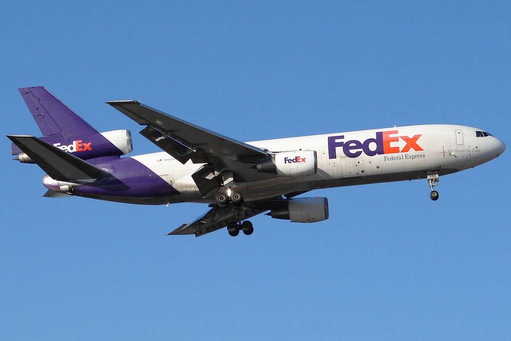 McDonnell Douglas DC-10 —