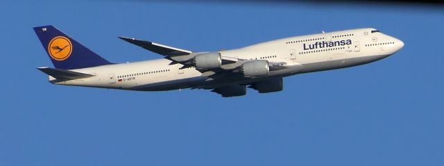 BOEING 747-8 (D-ABYM)