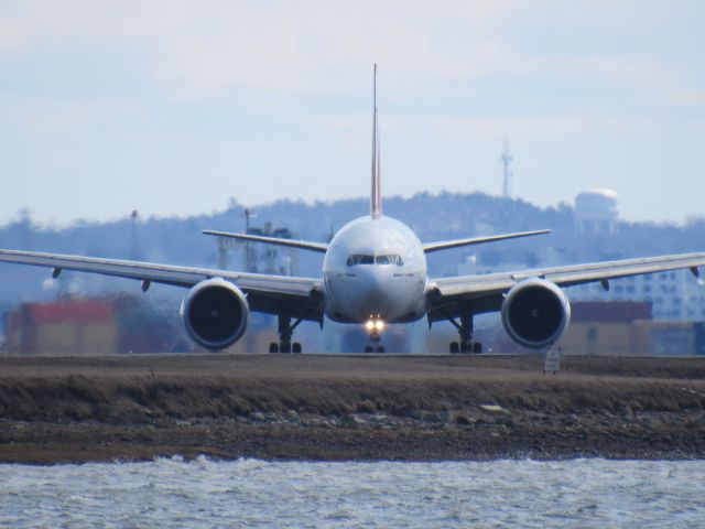 BOEING 777-300ER (A6-ECA)