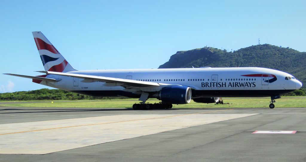 Boeing 777-200 (G-YMMF)