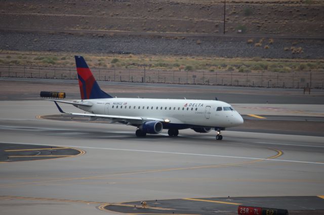 Embraer ERJ 175 (N638CZ)