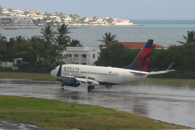 Boeing 737-700 (N306DQ)