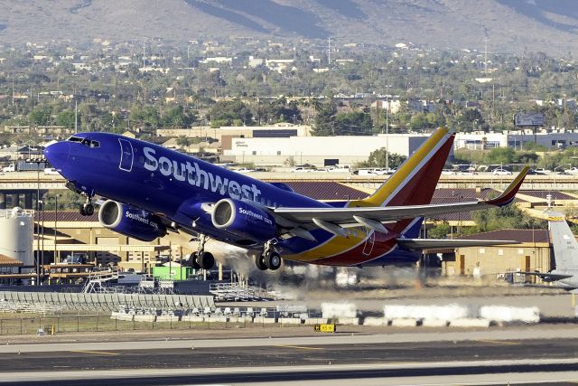 Boeing 737-700 (N486WN)