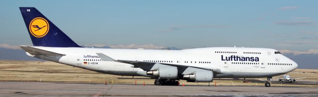 Boeing 747-400 (D-ABVW)