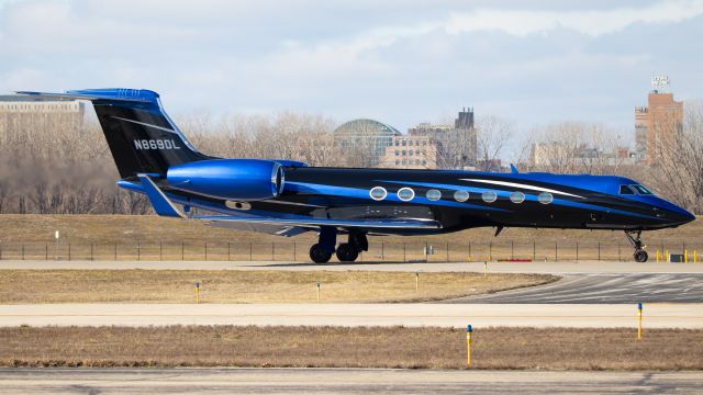 Gulfstream Aerospace Gulfstream V (N869DL)