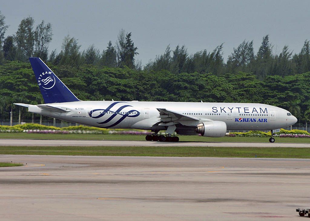Boeing 777-200 (HL7733)