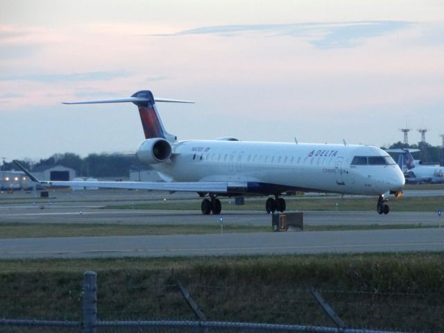 Canadair Regional Jet CRJ-900 (N601LR)