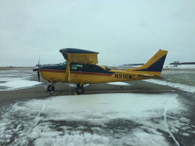 Cessna 206 Stationair (N916WC)
