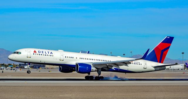 Boeing 757-200 (N712TW) - N712TW Delta Air Lines 1997 Boeing 757-2Q8 s/n 27624 - Las Vegas - McCarran International (LAS / KLAS)br /USA - Nevada,  January 11, 2019br /Photo: TDelCoro