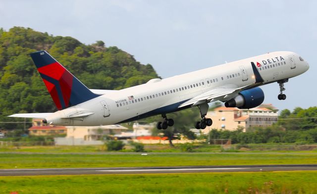 Boeing 757-200 (N555NW)