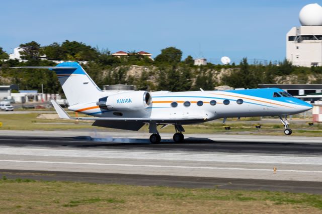 Gulfstream Aerospace Gulfstream IV (N451GA) - N451GA landing in St. Maarten after departing earlier that morning and returning due to a yaw dampener issue. 