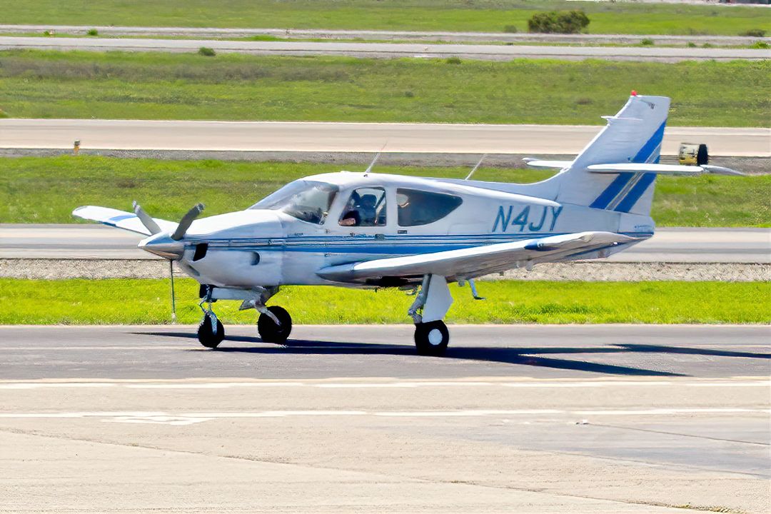 Rockwell Commander 114 (N4JY) - Rockwell Commander 112TC at Livermore Municipal Airport (CA). March 2021.