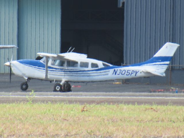 Cessna T207 Turbo Stationair 8 (N305PY)