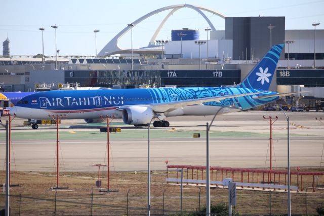 Boeing 787-9 Dreamliner (F-OTOA)