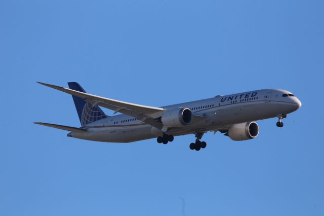 Boeing 787-9 Dreamliner (N17963)