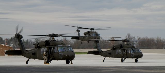 Sikorsky S-70 (02-6993) - Three Delaware Army National Guard Blackhawks visit TAC Air at Blue Grass Airport for fuel... They are 26993 (L), 27071 (R) and 26169 landing...