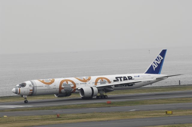 BOEING 777-300 (JA789A) - Landing at Tokyo-Haneda Intl Airport Rwy34R on 2016/03/28 " Star Wars c/s "
