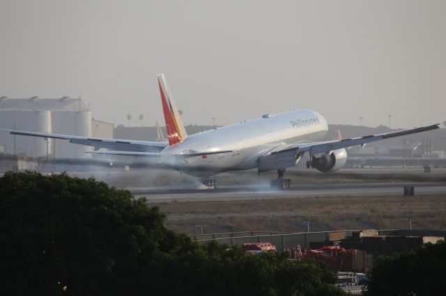 BOEING 777-300ER (RP-C7777)