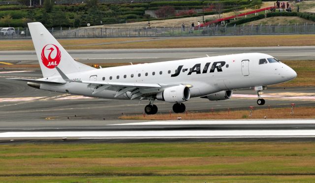 Embraer 170/175 (JA226J) - 2015