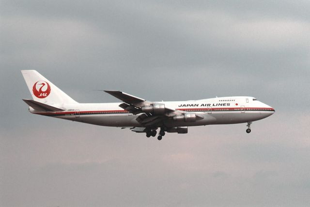 Boeing 747-200 (JA8141) - Final Approach to Narita Intl Airport Rwy16 on 1988/03/07