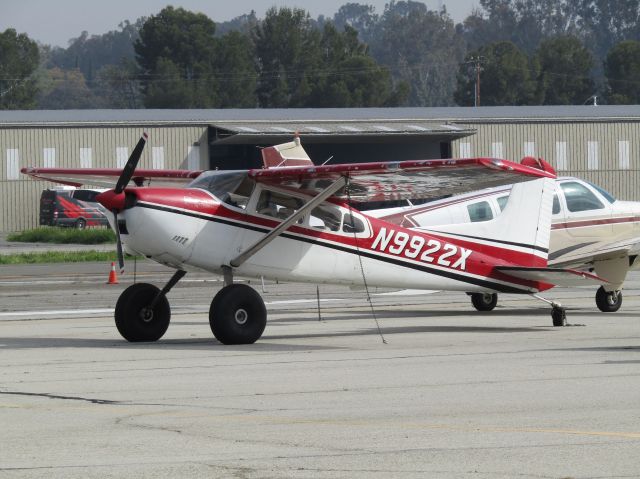 Cessna Skywagon (N9922X) - On the ramp