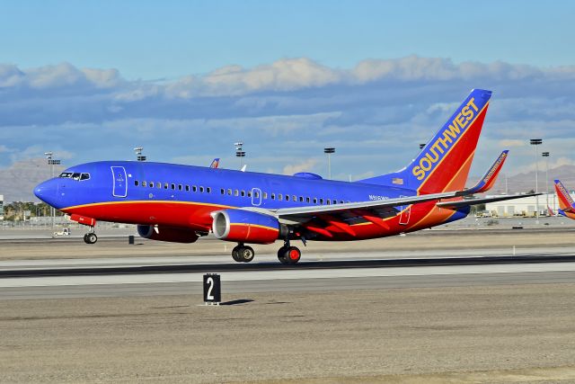 Boeing 737-700 (N916WN) - N916WN Southwest Airlines 2008 Boeing 737-7H4 C/N 36623  - Las Vegas - McCarran International (LAS / KLAS) USA - Nevada, December 15, 2012 Photo: Tomás Del Coro