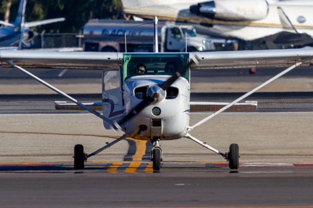 Cessna Skyhawk —
