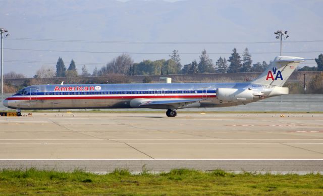 McDonnell Douglas MD-83 (N9045T)