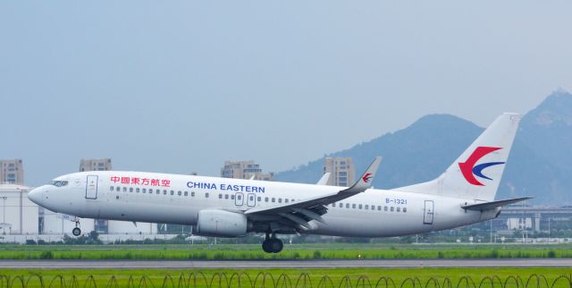 Boeing 737-800 (B-1321) - 降落